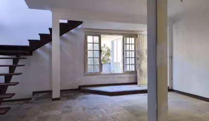 Casa com 437 m² terreno - Bairro Pantanal