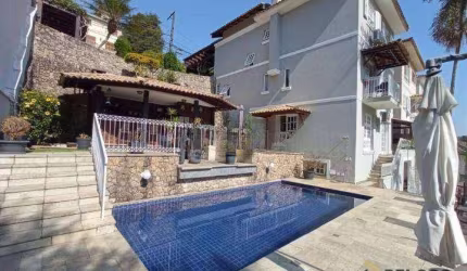 Sobrado à venda | 341m² | piscina | 3 dormitórios | 1 suíte | 3 vagas - Jardim Itatinga - São Paulo/SP