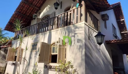 Casa com 3 dormitórios à venda, 270 m² por R$ 900.000,00 - Piratininga - Niterói/RJ