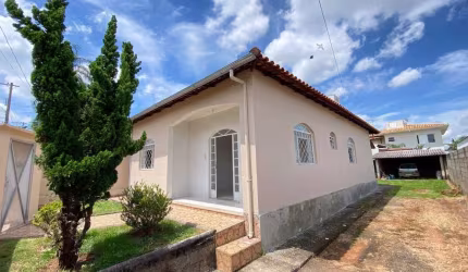 Casa| Com 3 quartos e ótima localização no Bairro Concenza em Mateus Leme | JUATUBA IMÓVEIS