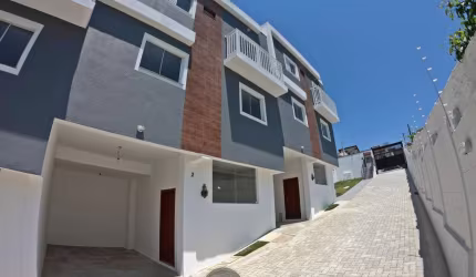 Casa com 2dorm na Vila  Suissa