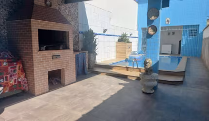 Casa com Piscina e Espaço Gourmet - Bairro Mirim