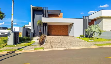Casa à venda no Condomínio Portal dos Bandeirantes - Salto/SP