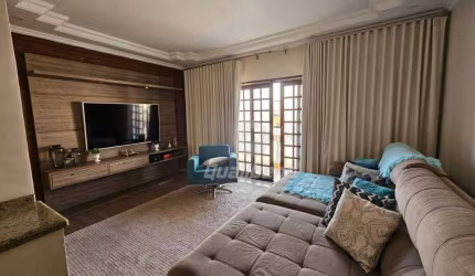 Sobrado com 2 dormitórios à venda, 160 m² por R$ 650.000,00 - Parque São Vicente - Mauá/SP