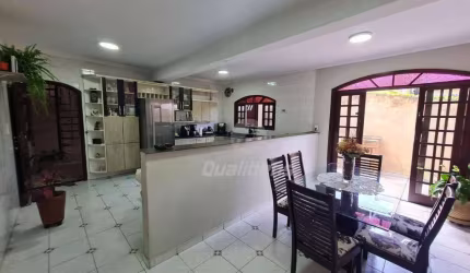Sobrado com 3 dormitórios à venda, 250 m² por R$ 470.000,00 - Jardim Miranda D Aviz - Mauá/SP