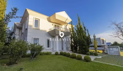 Casa a venda no Condomínio Alphaville Graciosa - 04 Quartos e 04 Vagas