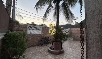 Casa Espaçosa com Piscina e Churrasqueira no Cantinho do Forte!