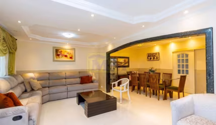 Casa com 3 dormitórios à venda no bairro Centro - PINHAIS / PR