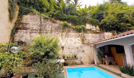 Casa com 3 dormitórios à venda, 287 m² por R$ 1.590.000,00 - Várzea - Teresópolis/RJ