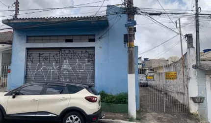 Terreno de 300 metros bem localizado.