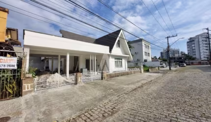 Casa comercial para alugar, 361.50 m2 por R$12000.00  - Anita Garibaldi - Joinville/SC