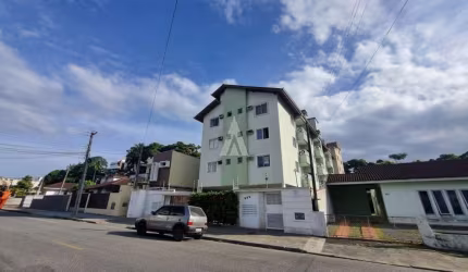 Apartamento com 2 quartos, 1 bwc social, sala de estar / jantar, cozinha, área de serviço e sacada com churrasqueira