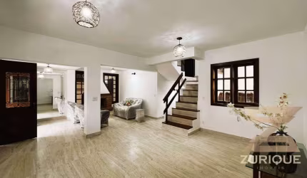 Casa com 3 dormitórios à venda, 250 m² por R$ 1.200.000,00 - Alto Capivari - Campos do Jordão/SP