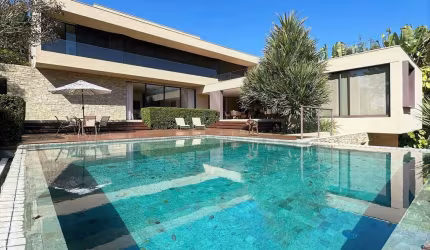 Cond. Vila de São Fernando - Moderna e impecável! Adega, gourmet, piscina, academia!