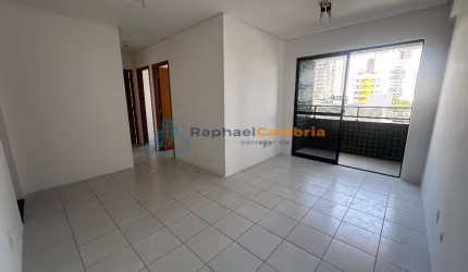EXCELENTE APARTAMENTO COM &#211;TIMA LOCALIZA&#199;&#195;O NO BAIRRO DA TORRE