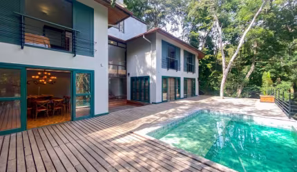 Casa com 5 quartos em condomínio em Itaipava, Teresópolis.