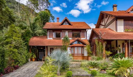 Casa com 6 quartos em condomínio na Granja Guarani, Teresópolis.
