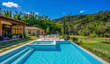 Casa linear com 4 quartos em Itaipava, Petrópolis