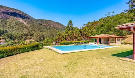Casa com 5 quartos em Araras, Petrópolis