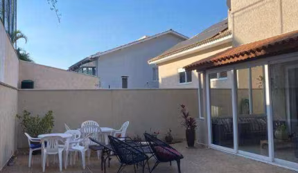 Casa com 4 dormitórios à venda, 380 m² por R$ 2.790.000 - Morada dos Pinheiros (Aldeia da Serra) - SP