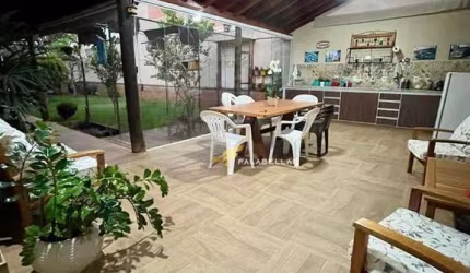 Casa com 3 dormitórios à venda, 270 m² por R$ 1.415.000,00 - Horto Santo Antonio - Jundiaí/SP