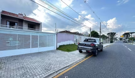 Sobrado com 4 quartos, 180m², à venda em Pinhais, Centro