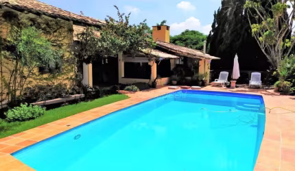 Charmosa casa com 4 dormitórios à venda, 490 m² por R$ 2.100.000 - Fazendinha - Carapicuíba/SP