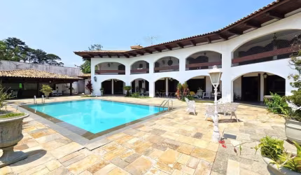 Casa no Miolo da Granja Viana (enquadrada ZUM)