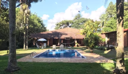 Linda vivenda no Miolo da Granja com 4 dormitórios à venda, 1229 m² de área construída e terreno de 4.500 m²por R$ 4.400.000 - Granja Viana - Cotia/SP