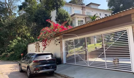 Casa com 3 dormitórios à venda, 483 m² por R$ 2.200.000,00 - Chácara Santa Lúcia - Carapicuíba/SP