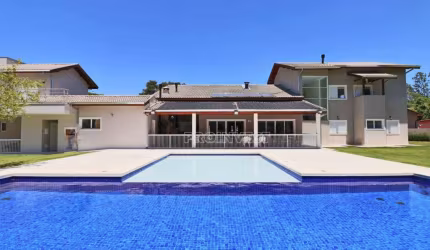 Casa com 4.100m² de terreno Granja Viana II