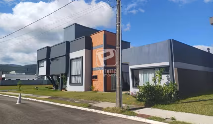Casa 3 dormitorios em condominio, Santa Regina, Camboriú - SC