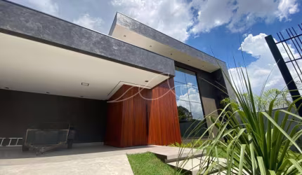 Casa à venda em Maringá, Jardim Michelangelo, com 4 suítes, com 255 m²