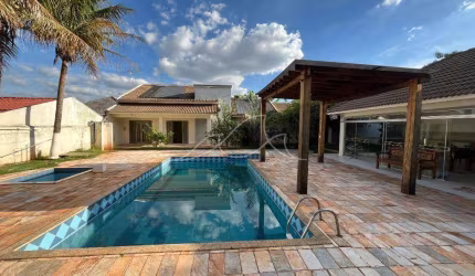 Chácara à venda em Maringá, Loteamento Sumaré, com 2 quartos, com 1030 m², Condomínio Monte Alto