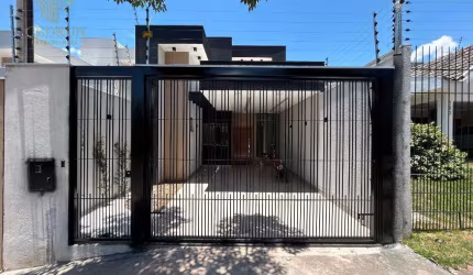 Casa à venda no Jd. Itália em Maringá/PR com 131,96 m² de construção, 02 suítes, 01 quarto, 02 vagas