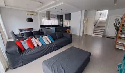 Casa 3 quartos Lagoa da Conceição