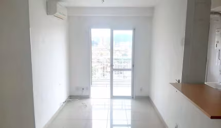 Apartamento para locação de 2 quartos frente pra rua, andar alto, com suíte e vaga suficiente no Ac