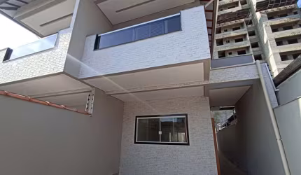 Sobrado à venda, 129 m² por R$ 800.000,00 - Vila Assunção - Praia Grande/SP
