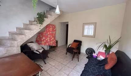 Sobrado à venda na Vila Mirim