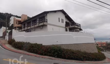 Casa com 3 quartos à venda na Avenida do Antão, 362, Centro, Florianópolis, 414 m2 por R$ 2.400.000