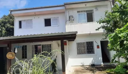 Casa com 3 quartos à venda na Rua Raimundo Correia, 357, Balneário, Florianópolis, 90 m2 por R$ 750.000