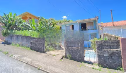 Casa com 2 quartos à venda na Rua Camilo Silveira de Souza, 322, Capoeiras, Florianópolis, 303 m2 por R$ 540.000