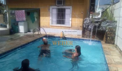 Casa térrea com piscina - Mongaguá