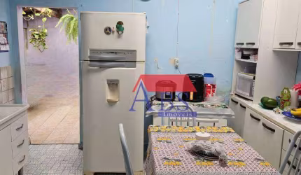 casa para quem procura reformar ou construir meio lote ótima localização