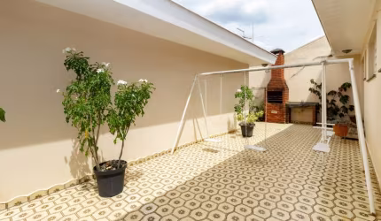 Casa tipo para venda com 3 quartos, sendo 1 suíte, 242m²