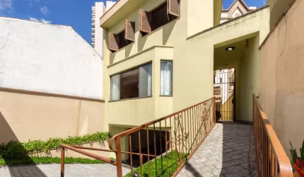Sobrado para venda com 4 quartos, sendo 2 suítes, 280m²