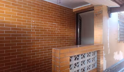 Casa tipo para venda com 3 quartos, 96m²