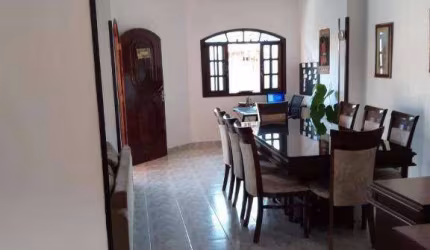 Sobrado com 3 dormitórios à venda, 250 m² por R$ 400.000,00 - Jardim Regina - Itanhaém/SP