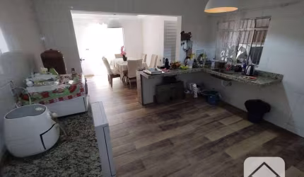 Sobrado com 4 dormitórios + ponto comercial no térreo à venda por R$ 750.000 - Vila Joana - Jundiaí/SP