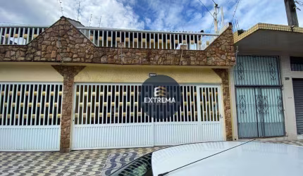 Sobrado de 3 dormitórios a venda em Praia Grande.